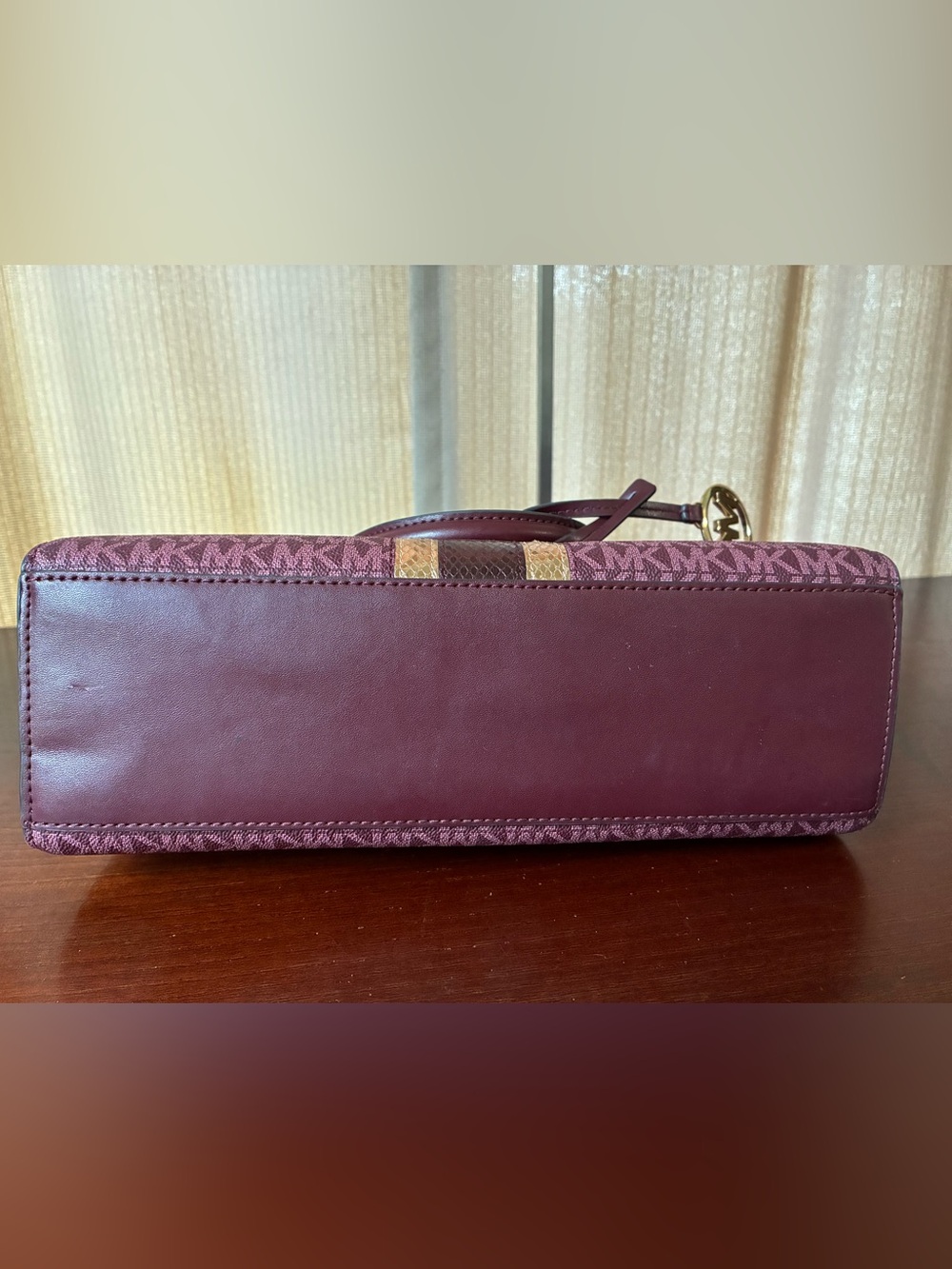 Michael Kors Medium Sheila Satchel - Picture 7 of 7